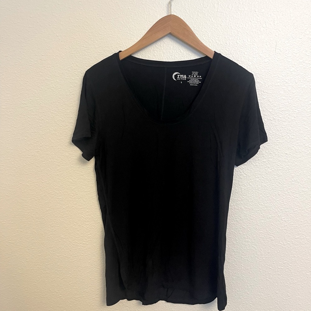Zyia black scoop neck workout top with side slits size large